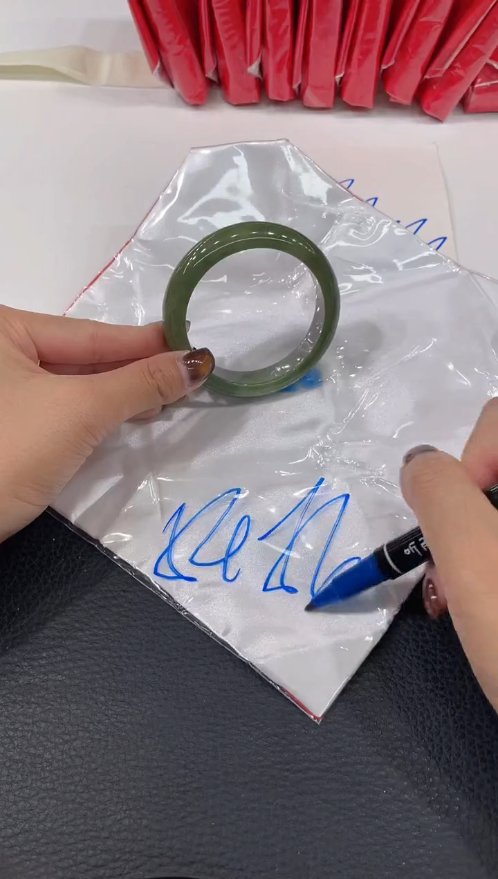 【闪购商品】翡翠手镯未镶嵌手镯