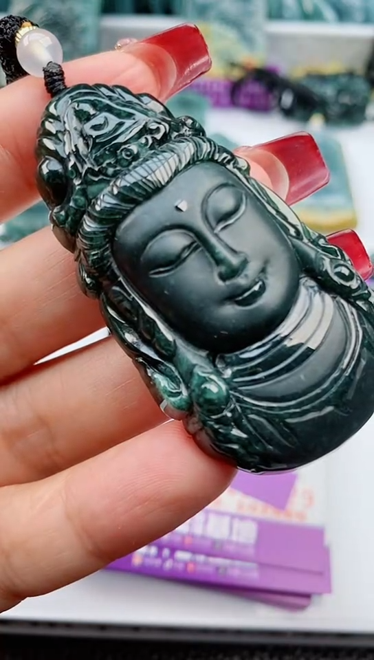 【闪购商品】翡翠颈饰未镶嵌             