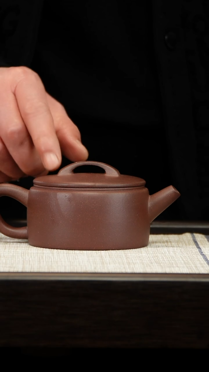 茶壶紫砂四底汉瓦