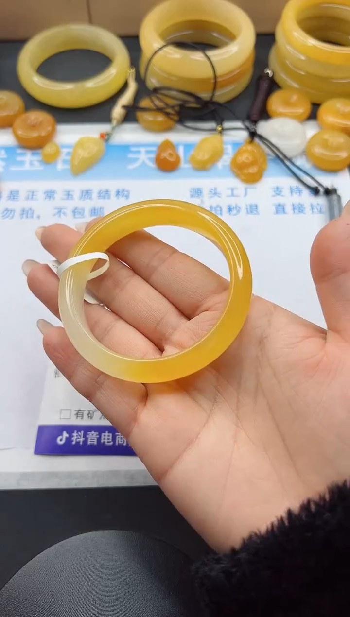 【闪购商品】石英质玉手镯未镶嵌668-57