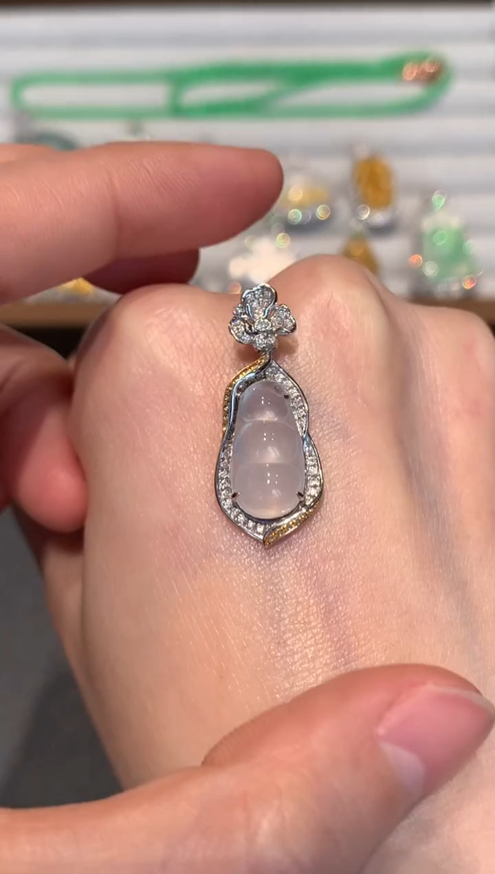 【闪购商品】翡翠吊坠(不含链)18K金镶嵌3800    