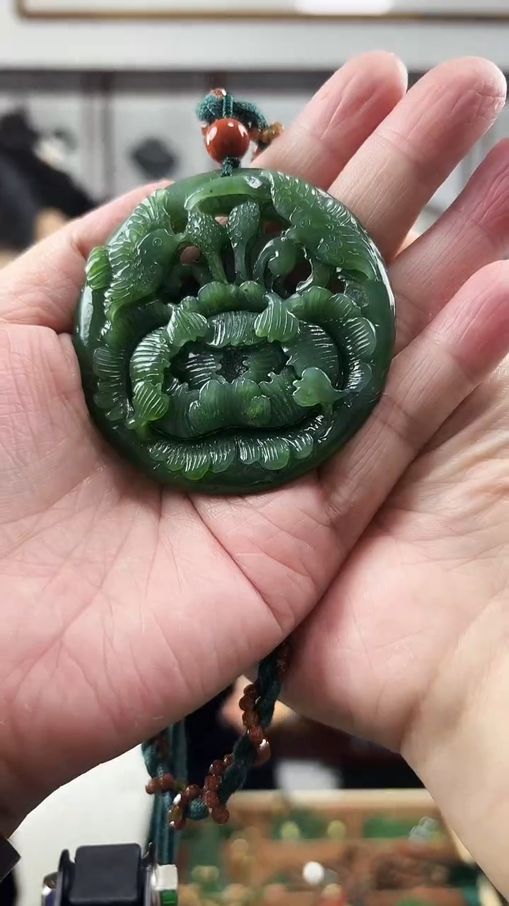 颈饰未镶嵌和田玉花