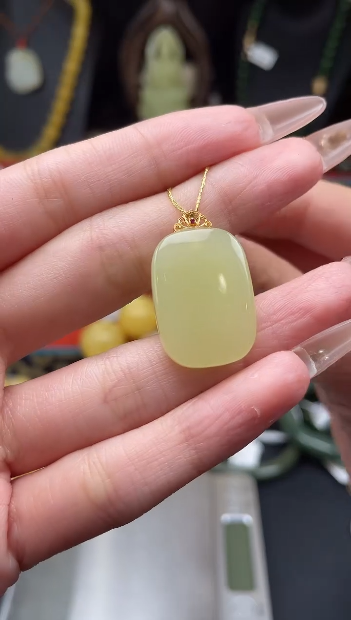 和田玉18K金镶嵌颈饰吊坠ge11