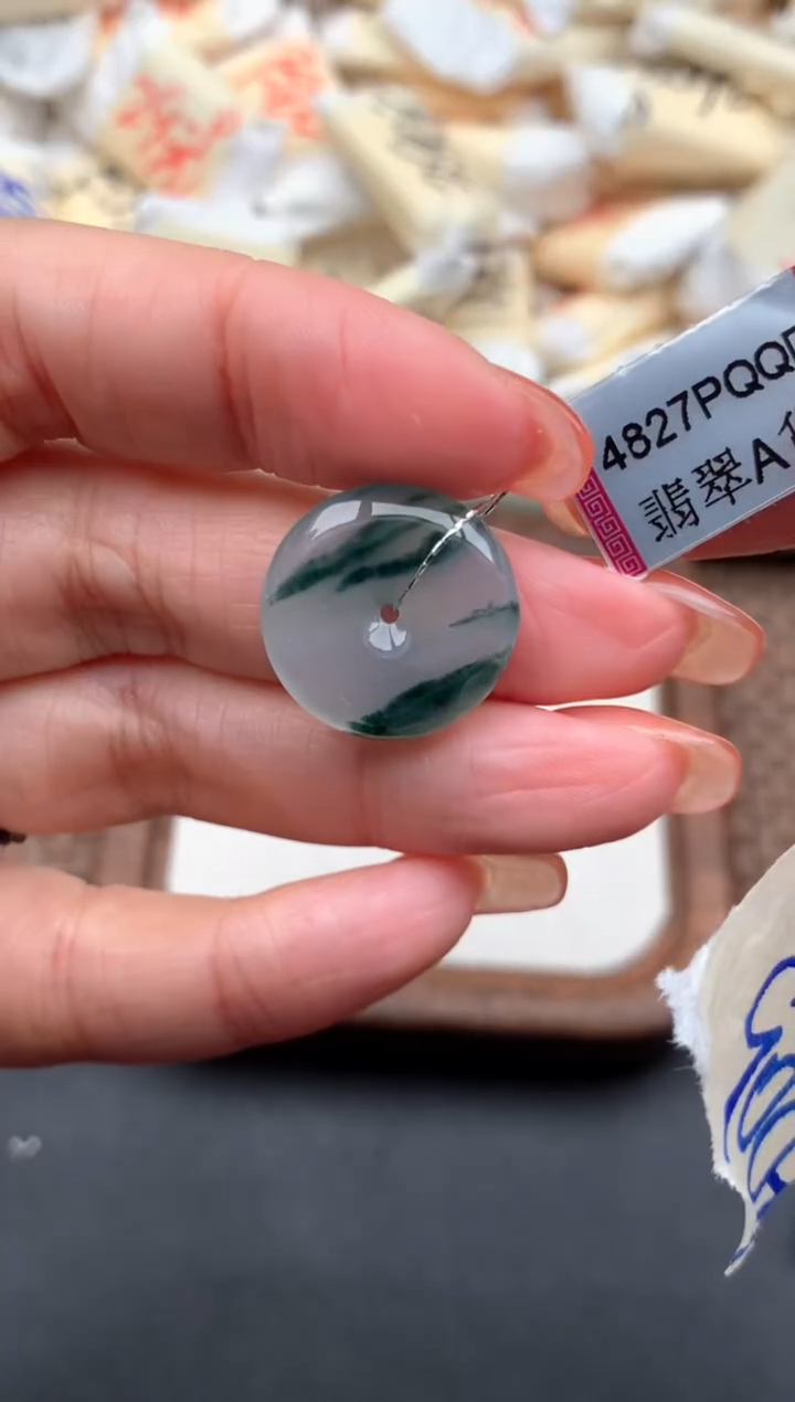 未镶嵌挂件翡翠1