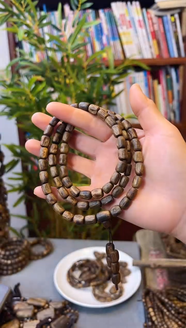 【闪购商品】沉香手串棋楠东江绿桶珠多圈