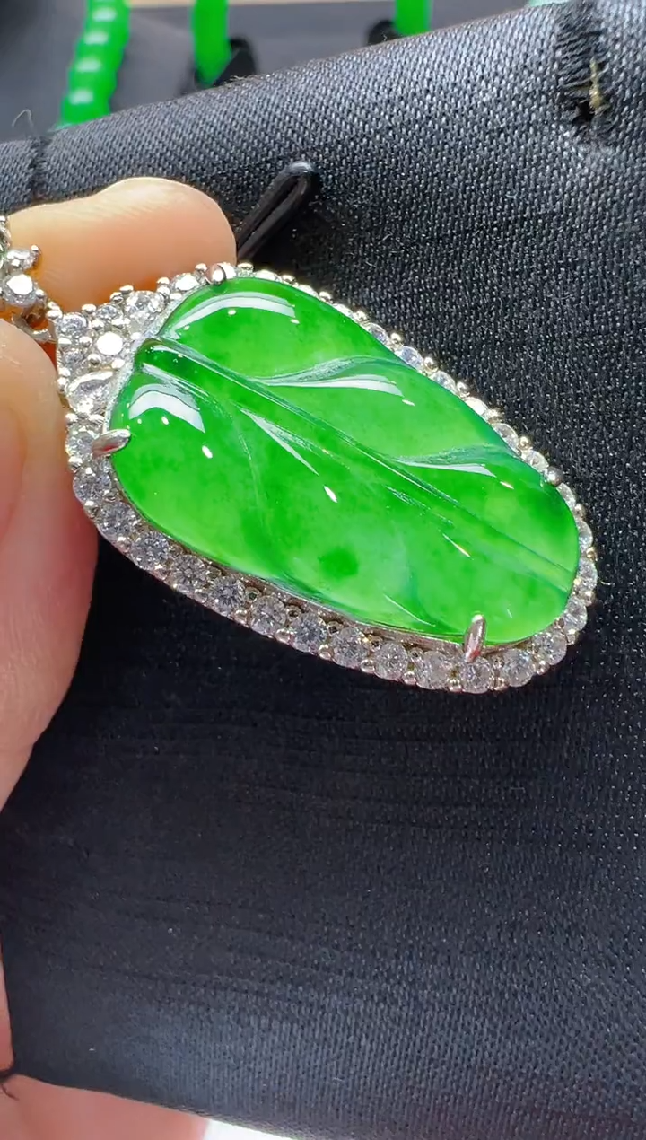 【闪购商品】翡翠吊坠(不含链)银S925镶嵌多样性发货拍一发一