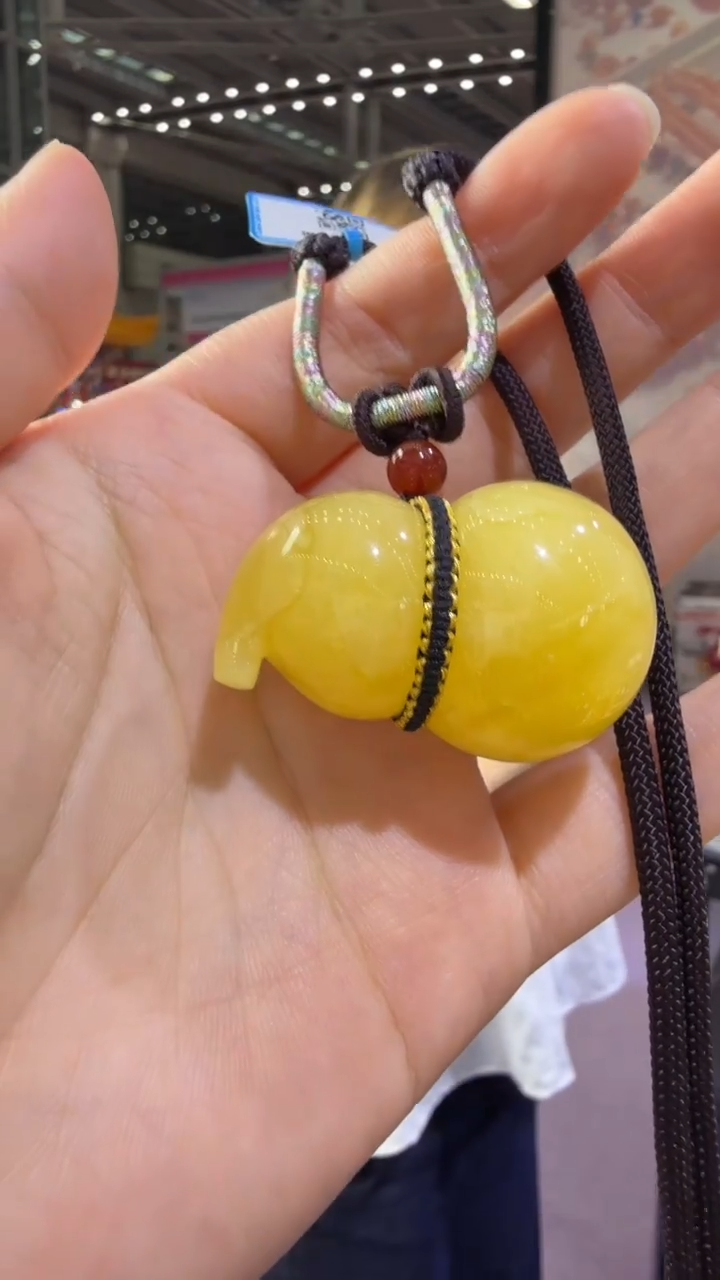 琥珀颈饰未镶嵌秒拍号假一罚三