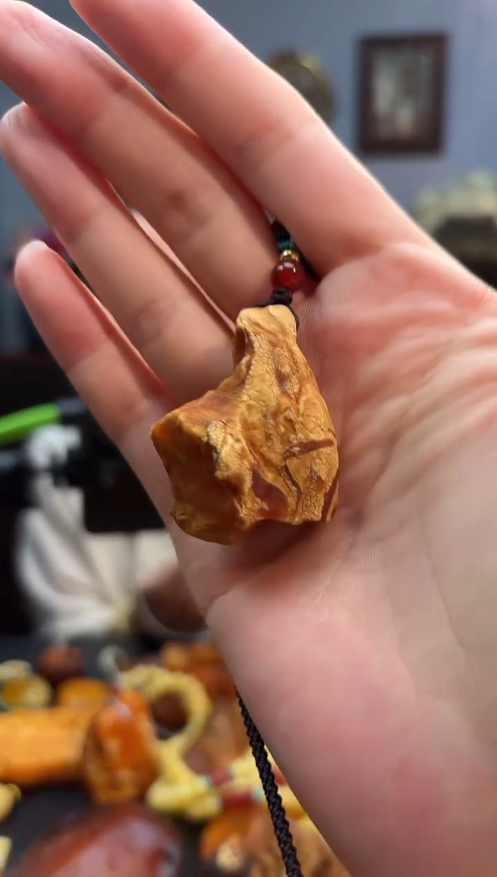 琥珀颈饰未镶嵌吊坠