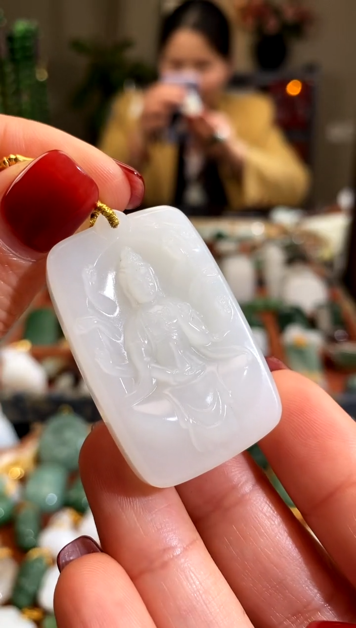 吊坠(赠链)未镶嵌和田玉花*.