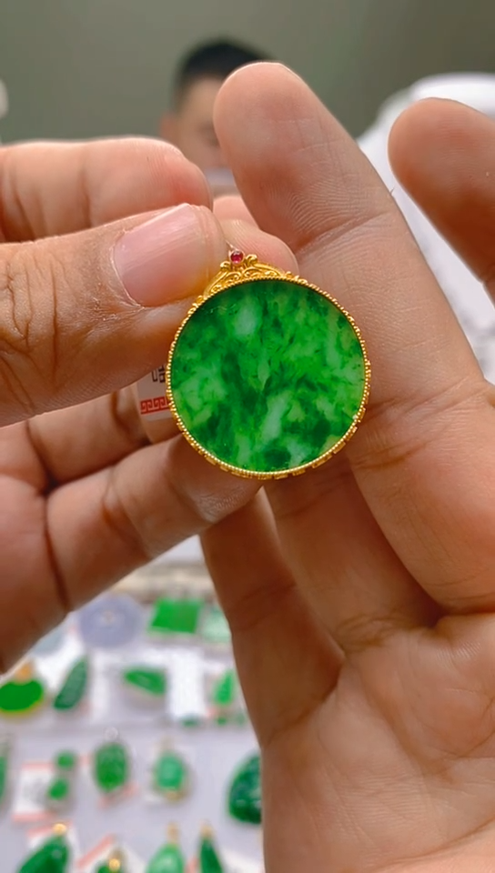 【闪购商品】翡翠颈饰18K金镶嵌新号开播，全场乱卖