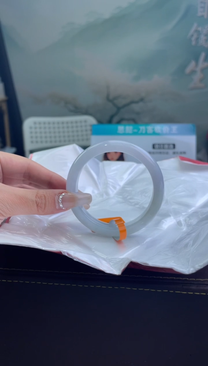 翡翠手镯未镶嵌9          