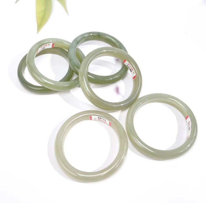 菲菲珠宝好/和田玉手镯--多样性发一