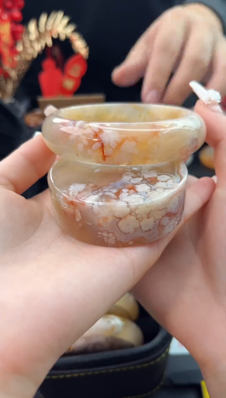 【闪购商品】石英质玉手镯未镶嵌赠送镯心（63圈口）