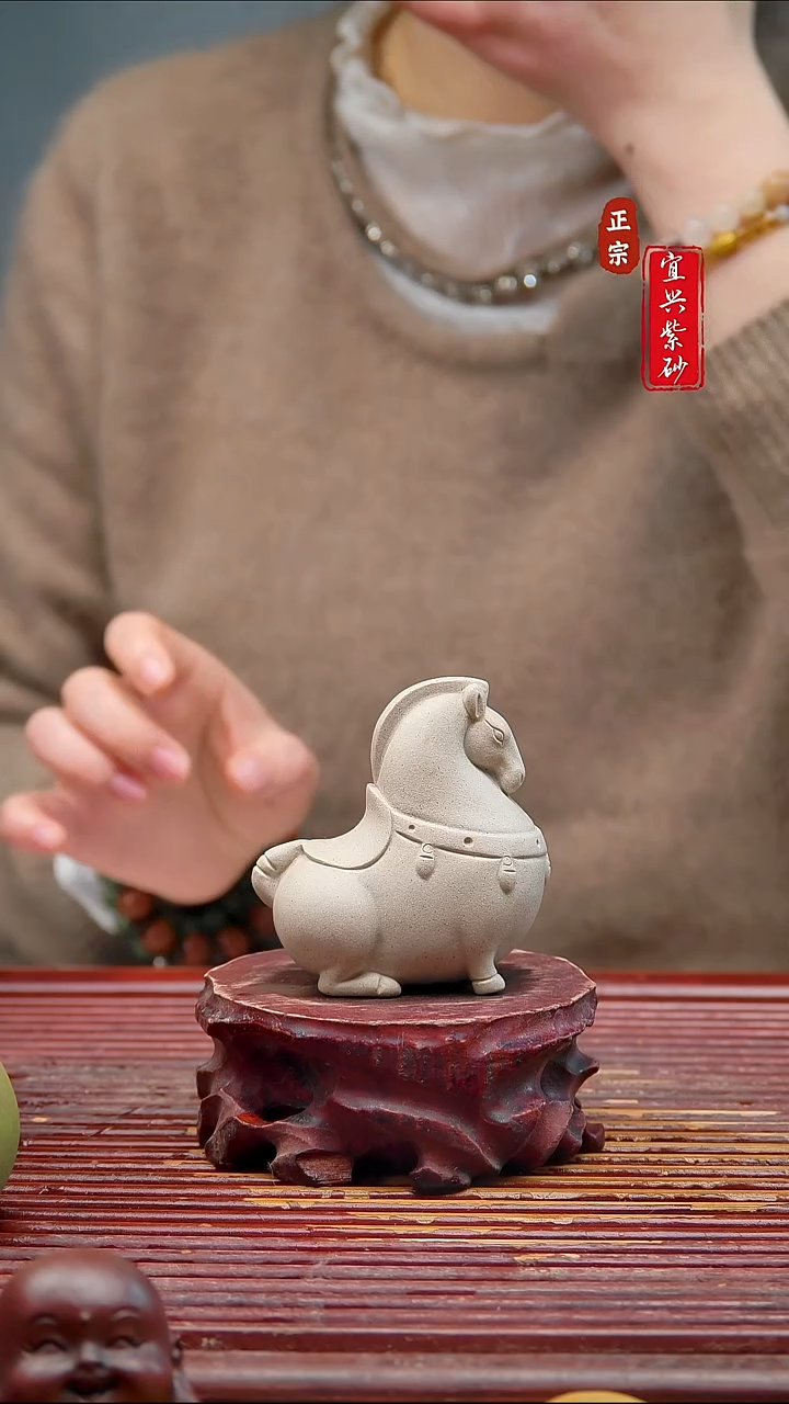 紫砂茶宠见***己宜兴紫砂茶宠摆件