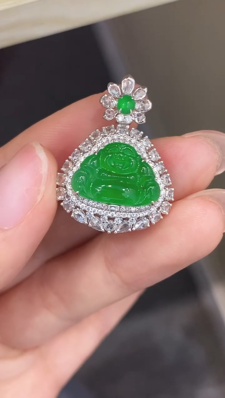 颈饰18K金镶嵌翡翠收到货48小时鉴赏期（超时不退不换）