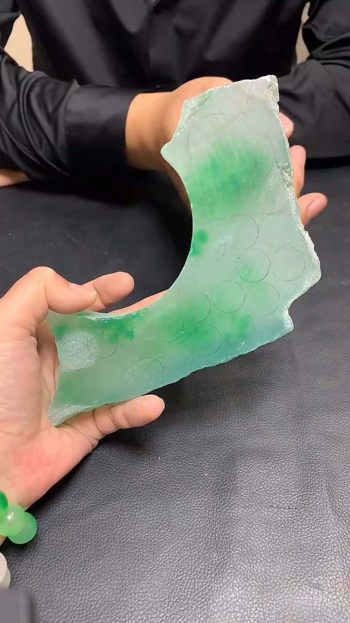 玉冰飘绿花边角毛胚