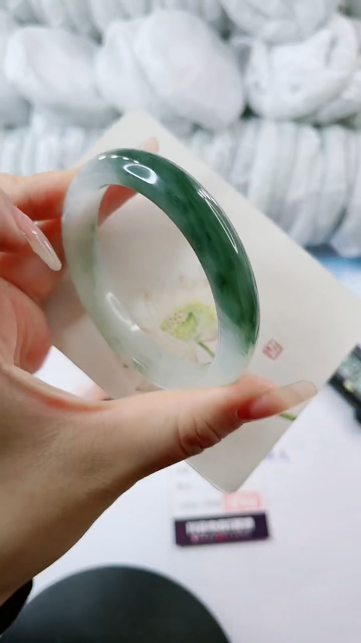 【闪购商品】石英质玉手镯未镶嵌0900783046-多样性发货