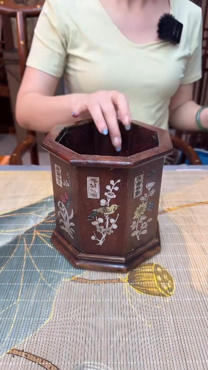 甄选好八角大笔筒
