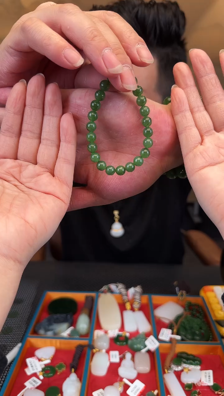 未镶嵌手链和田玉卡8