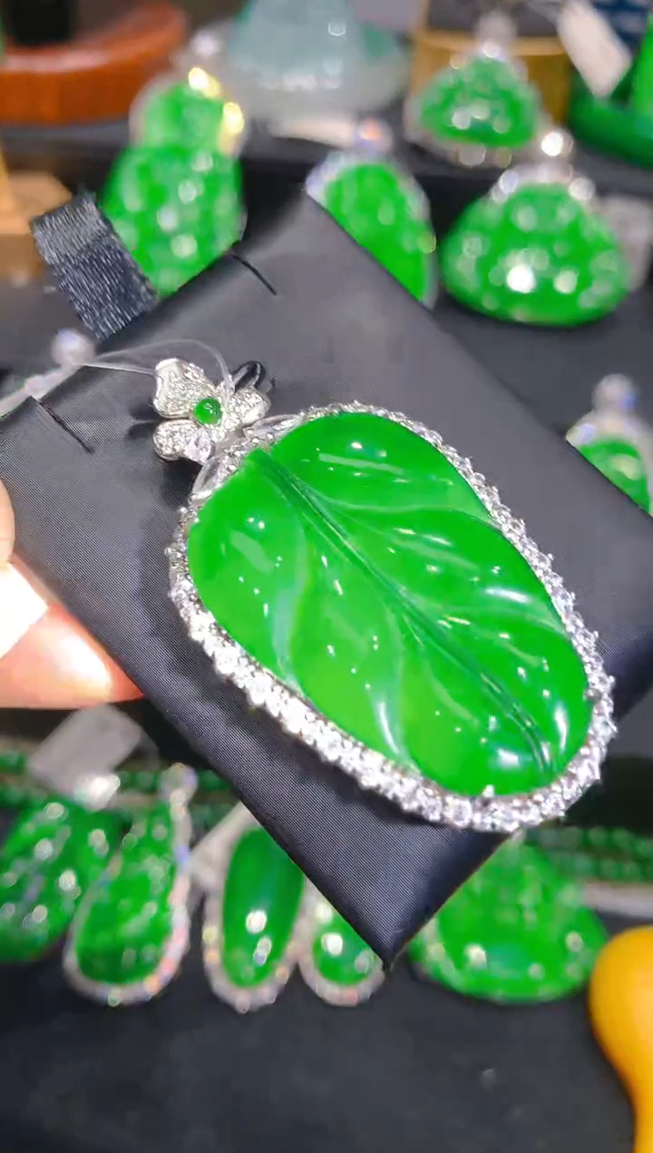 【闪购商品】翡翠颈饰银S925镶嵌49一季