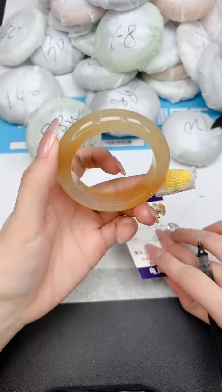 【闪购商品】石英质玉手镯未镶嵌399-50.8