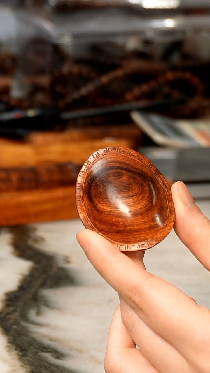 黄花梨/降香黄檀海黄富甲手把件