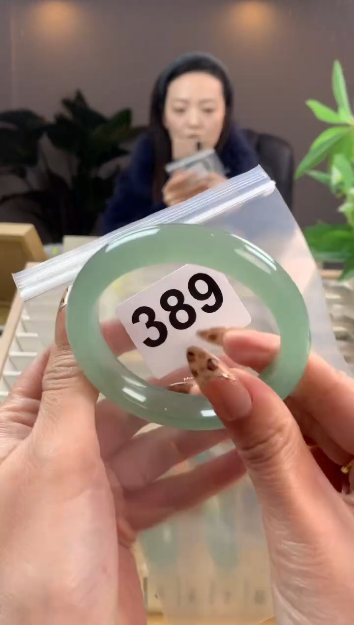 【闪购商品】石英质玉手镯未镶嵌389