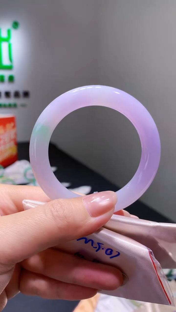 未镶嵌手镯翡翠- k41 天然缅甸A货翡翠总价10.5万定金2万