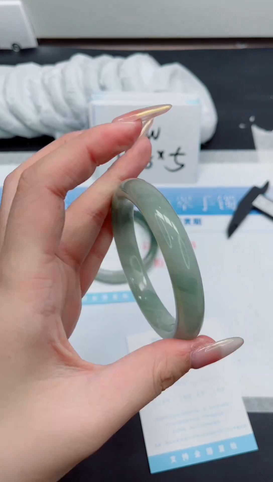 【闪购商品】石英质玉手镯未镶嵌257-60.6