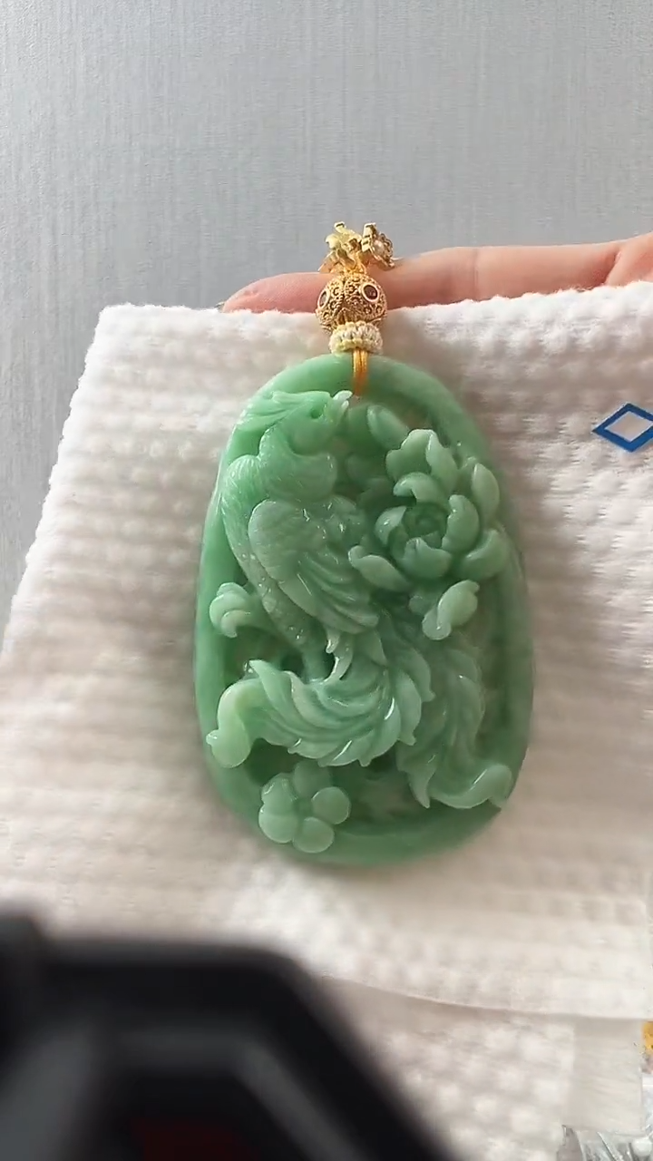 颈饰未镶嵌翡翠凤穿牡丹