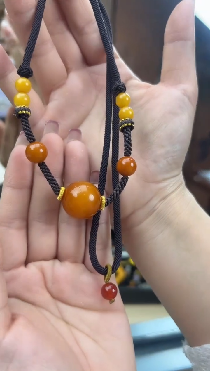 【闪购商品】琥珀裸石未镶嵌蜜蜡锁骨链