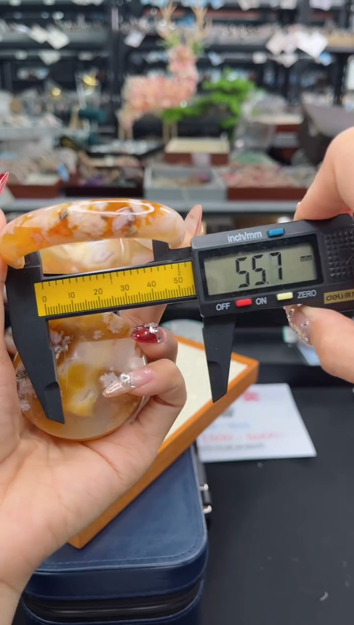 【闪购商品】石英质玉手镯未镶嵌55圈口（赠品镯心）6507430