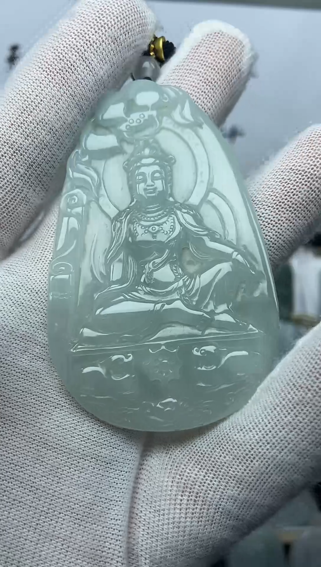 颈饰未镶嵌翡翠观音
