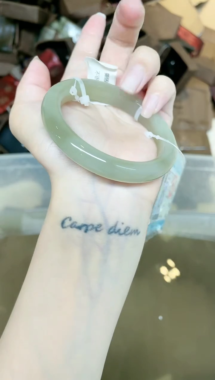 和田玉手镯未镶嵌328-58