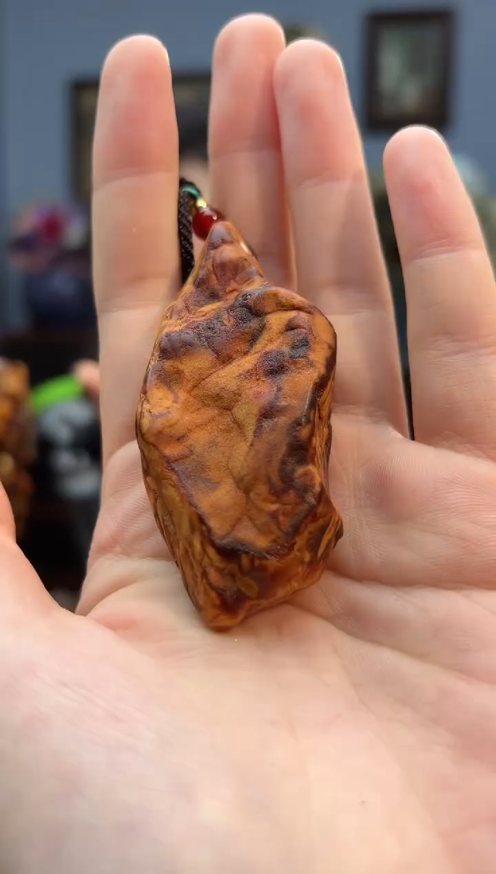 琥珀颈饰未镶嵌吊坠