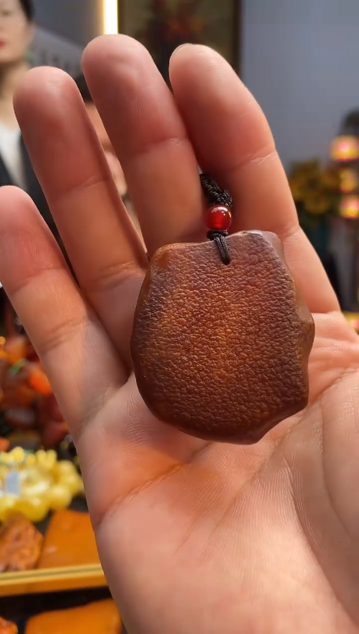 琥珀颈饰未镶嵌吊坠