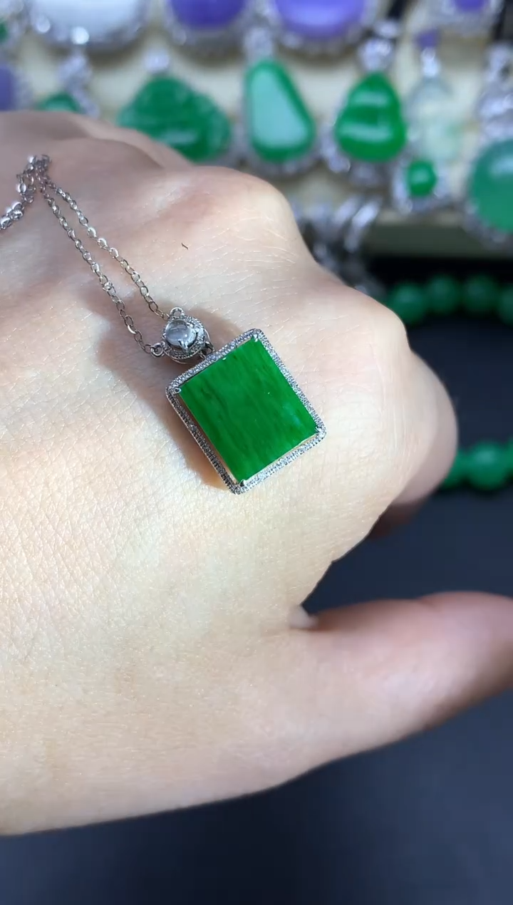 颈饰18K金镶嵌翡翠460-中国好珍宝