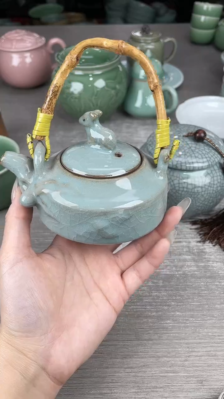 哎呦。这家青瓷不错 哦清仓