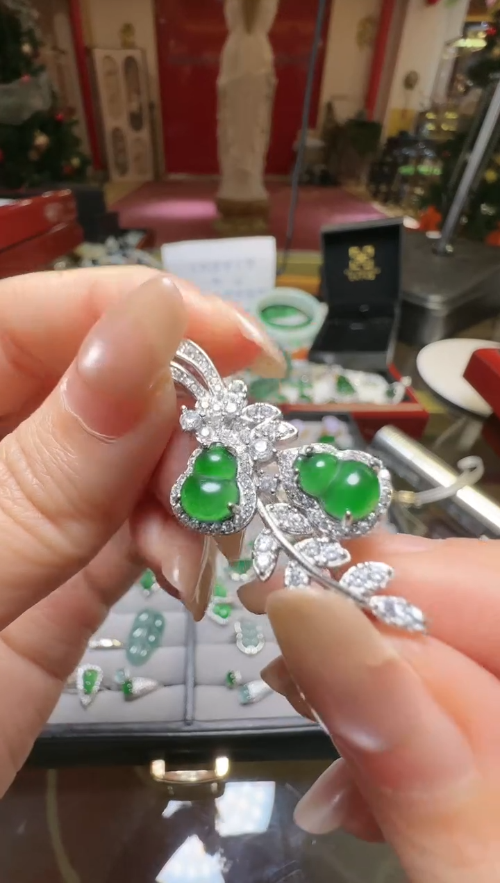 【闪购商品】翡翠吊坠(不含链)未镶嵌翡翠