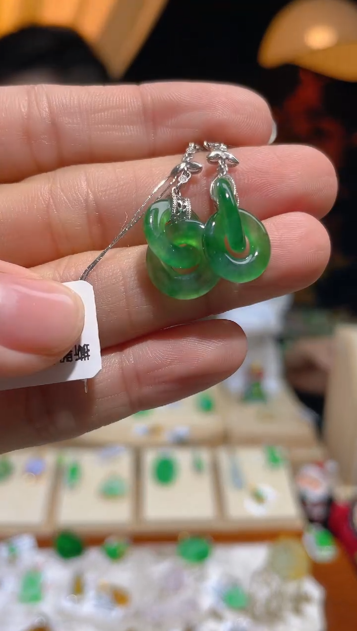 【闪购商品】翡翠颈饰18K金镶嵌假一赔三