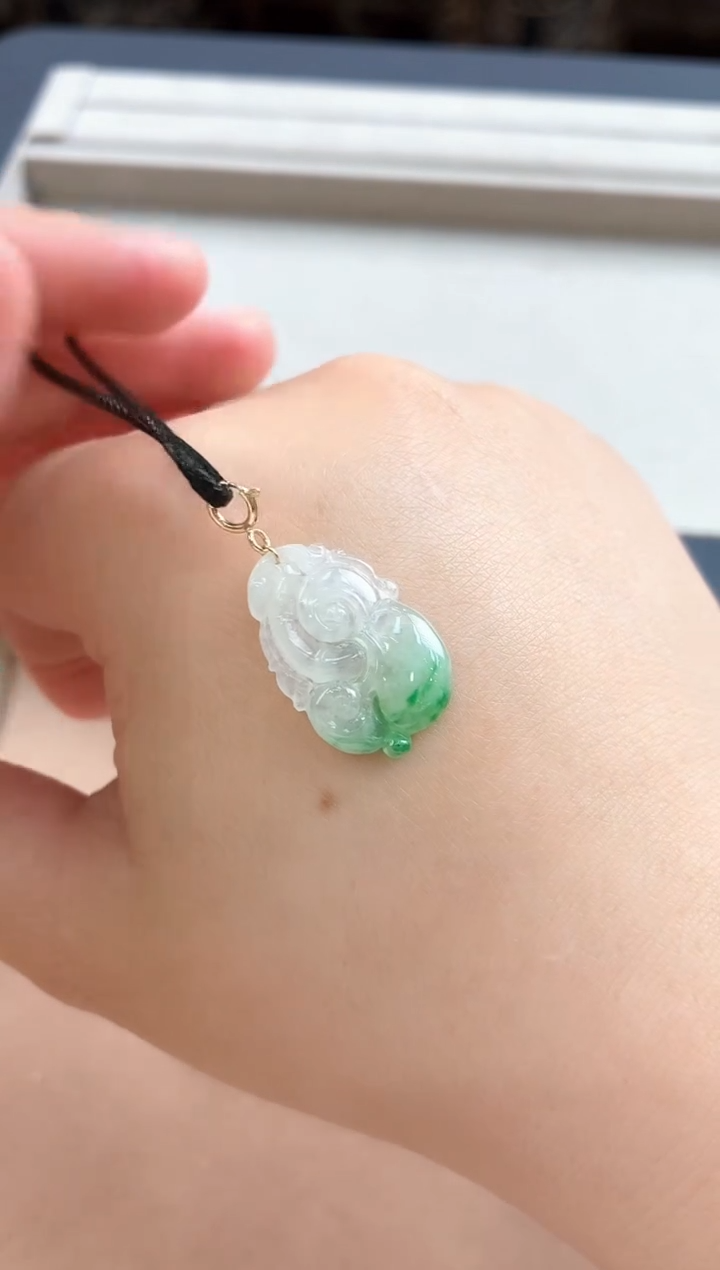 翡翠18K金镶嵌颈饰挂件