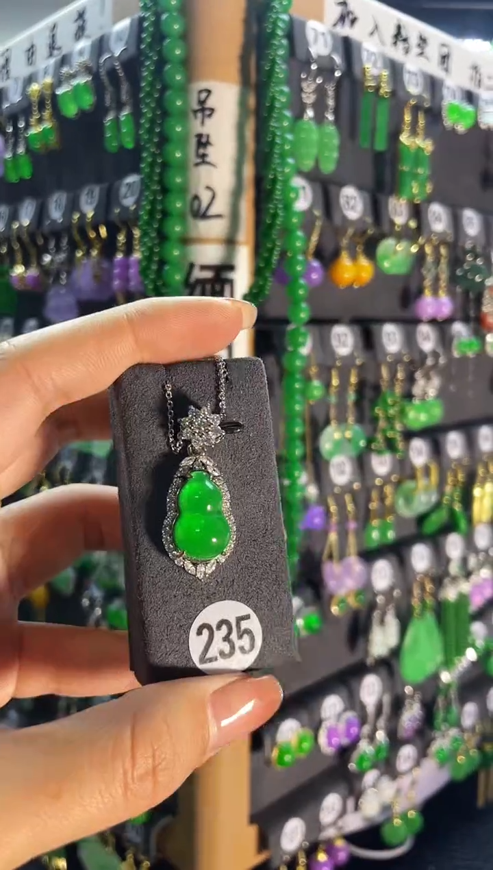 【闪购商品】翡翠耳饰银S925镶嵌235...