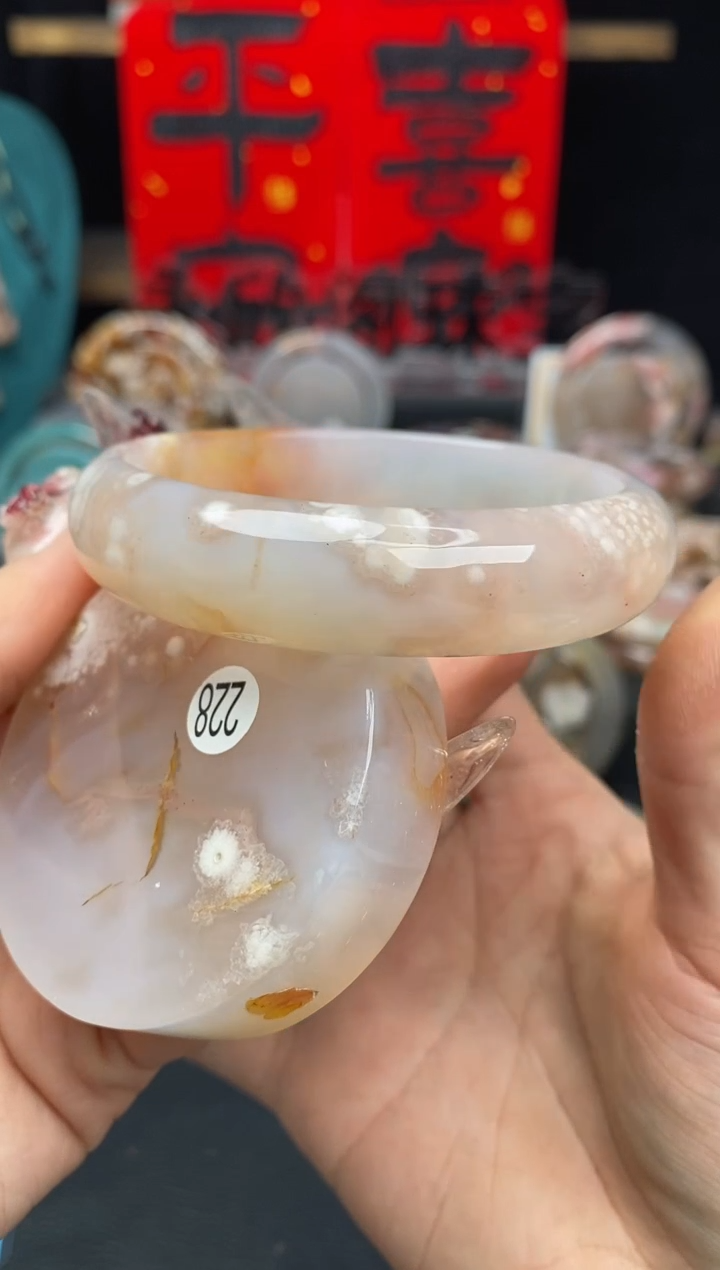 【闪购商品】石英质玉手镯（圆镯）未镶嵌61