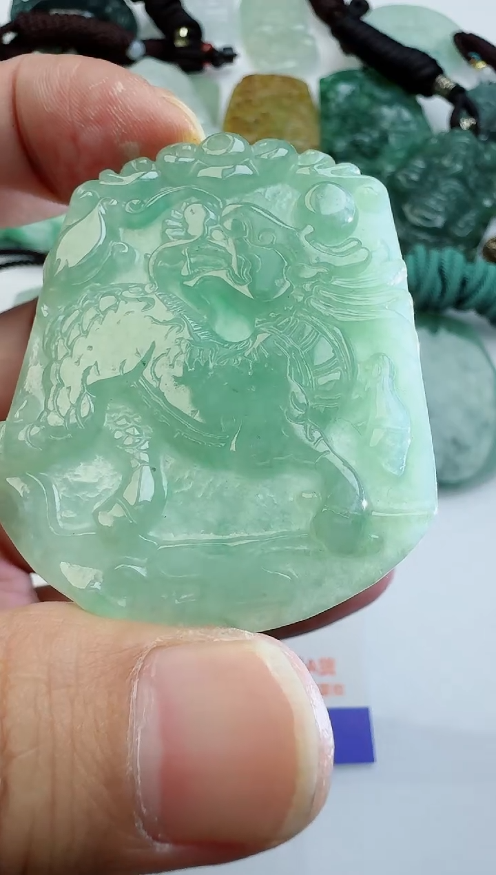 【闪购商品】翡翠颈饰未镶嵌多样性随机发其一