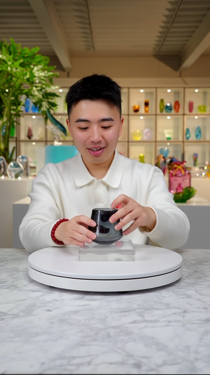 摆件几件灰色小笔筒