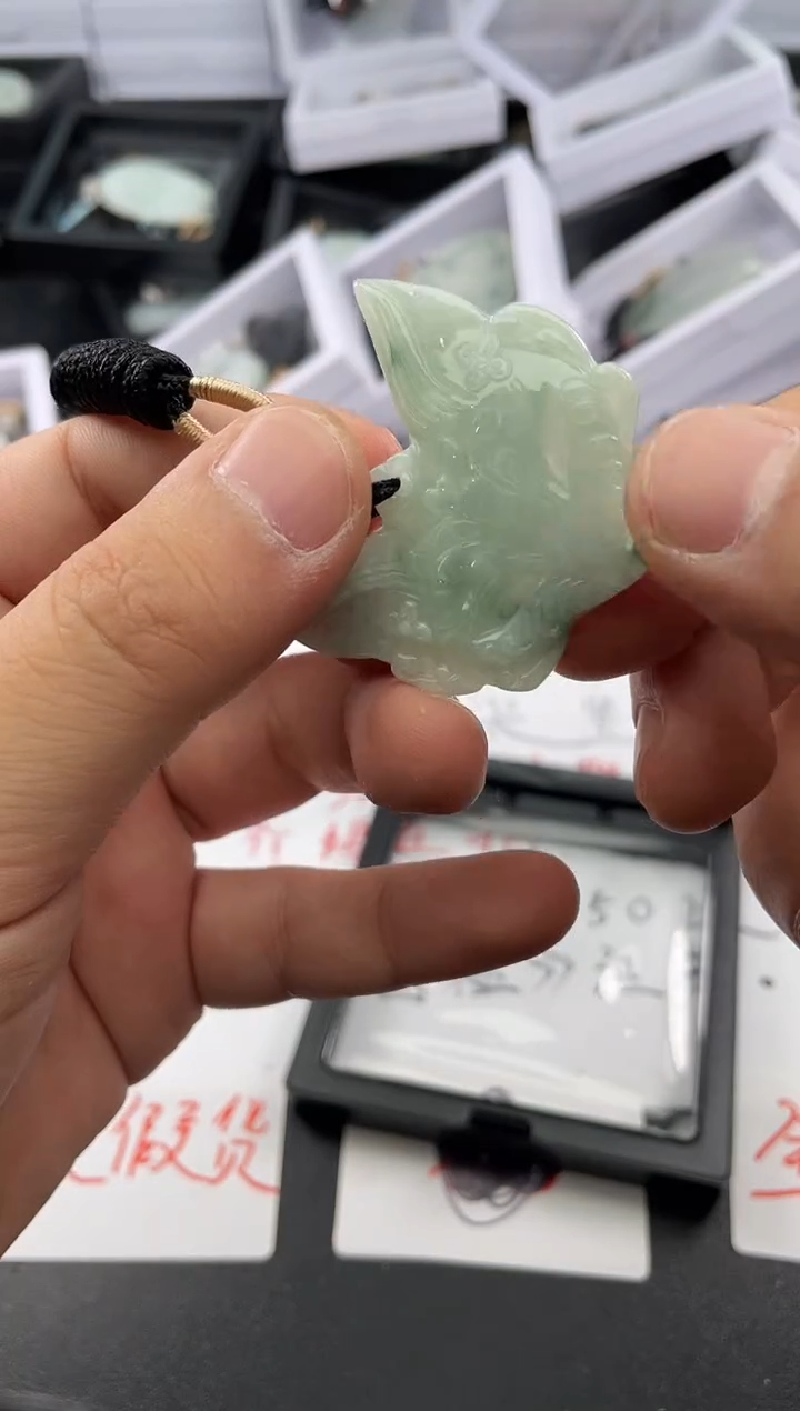 颈饰未镶嵌翡翠....8/27/.242