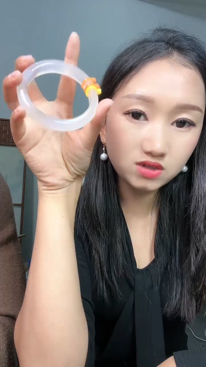 【闪购商品】玛瑙/玉髓手镯未镶嵌3095龙石种手镯多样性发一