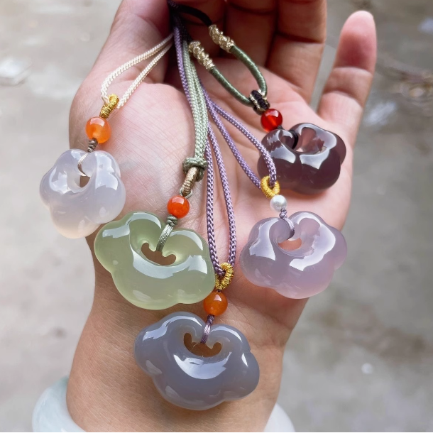 男女祥云如意锁吊坠挂件玉髓情侣祥云长命锁中式锁骨坠