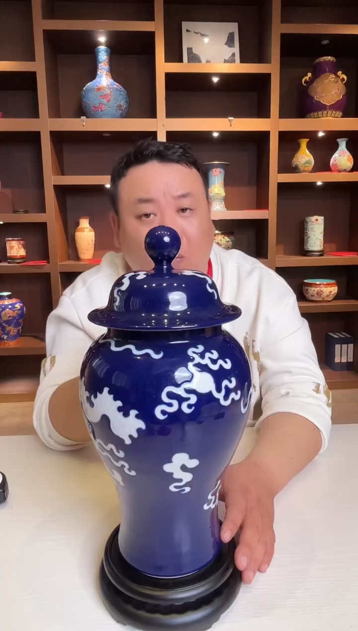 【闪购商品】摆件景德镇陶瓷白龙纹将军罐