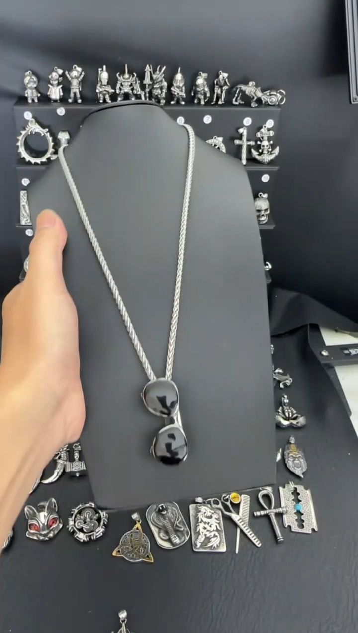 钛钢树脂眼镜吊坠搭配龙骨项链60CM长